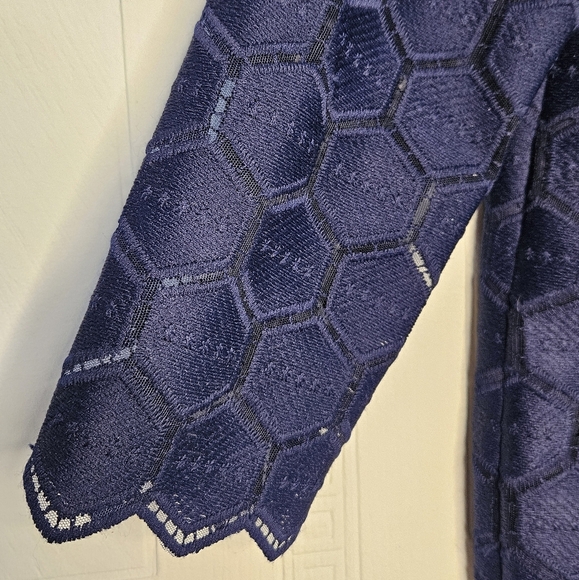 Anne Klein Navy Hexagon Pattern Embroidered Top Round Neck Long Sleeve Sz 2 NWT - Picture 4 of 16